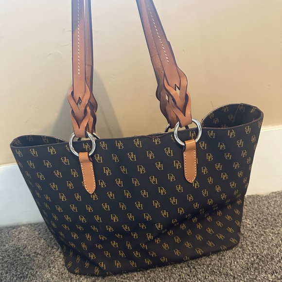 Dooney and Bourke Blakely Tammy Tote - Picture 2 of 5